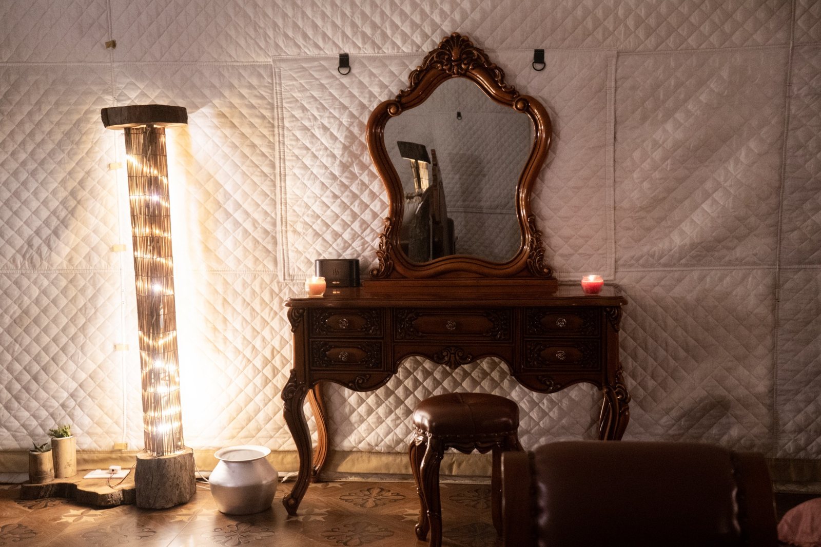 European Royal Cottage - Reflect elegance in every glance with our beautifully crafted aesthetic mirror.