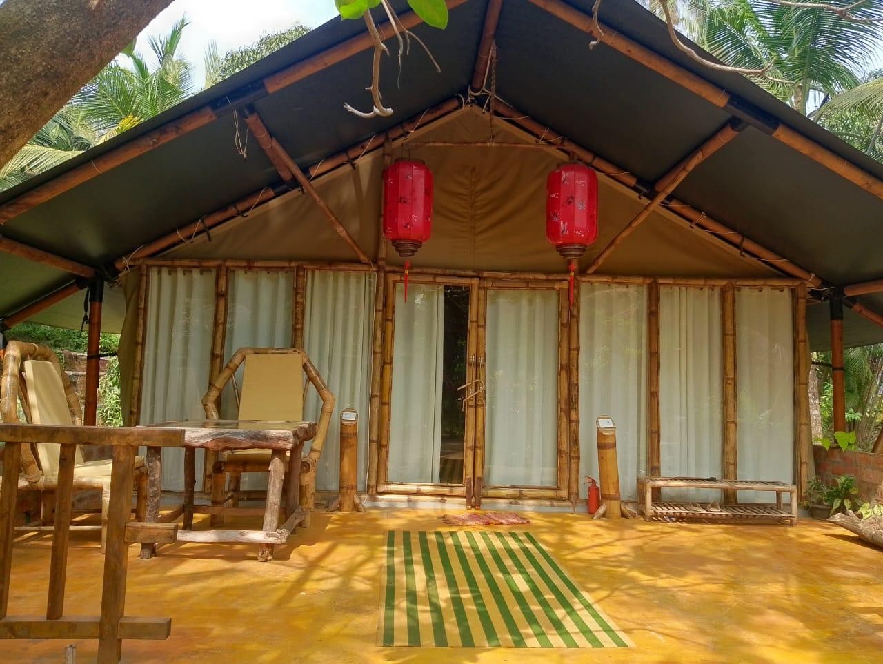 Oriental Royal Cottage - Admire the stunning exterior of the Oriental Royal Cottage, where majestic design and serene surroundings create an unforgettable first impression.